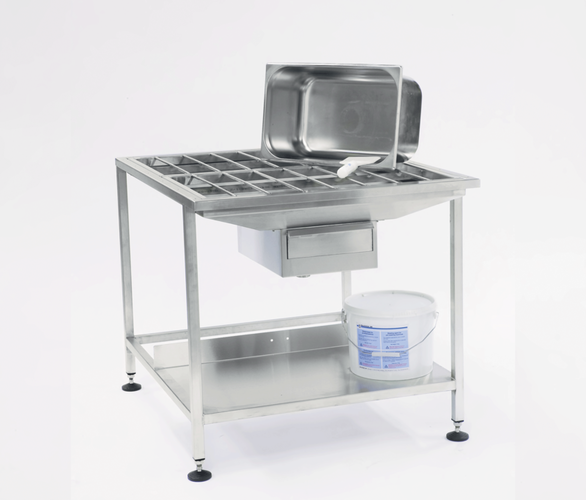 Eenvoudig wassen van GN bakken met granulaat wasmachine